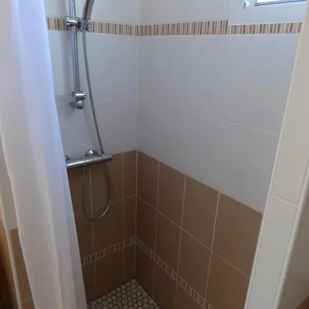 Maison Pres De La Avec Jardin Et Velos, Animaux Bienvenus, Equipee Pour 4 Personnes - Fr-1-540-282