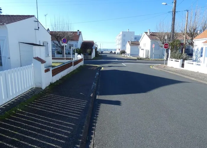 Hébergement de vacances Maison Lumineuse 37m² à 50m De La - 4 Pers - Animaux Admis - Fr-1-540-282